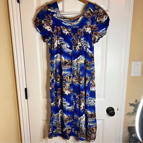 Hilo Hattie’s Size Medium Hawai Originals Excellent Condition with Pockets. - Picture 2 of 6